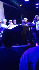 حفل انتخابي بلدي عام 2010 وهو يلقي كلمة